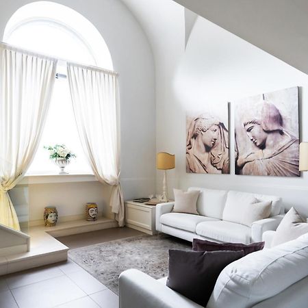 B Sicilian Charming Stay - Luxury Loft Catania Bagian luar foto
